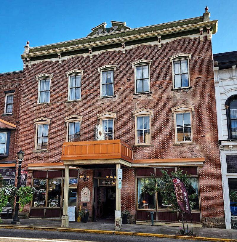 Hotel Millersburg, Millersburg Hotel Millersburg, Millersburg