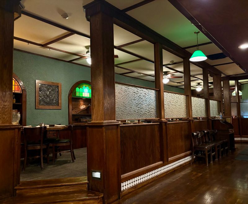 Houligans Steak & Seafood Pub, Eau Claire, WI