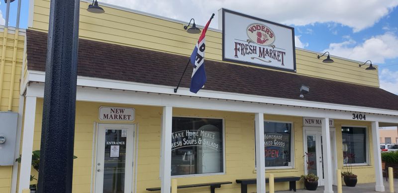 Market, Gift Shop, And Unique Features