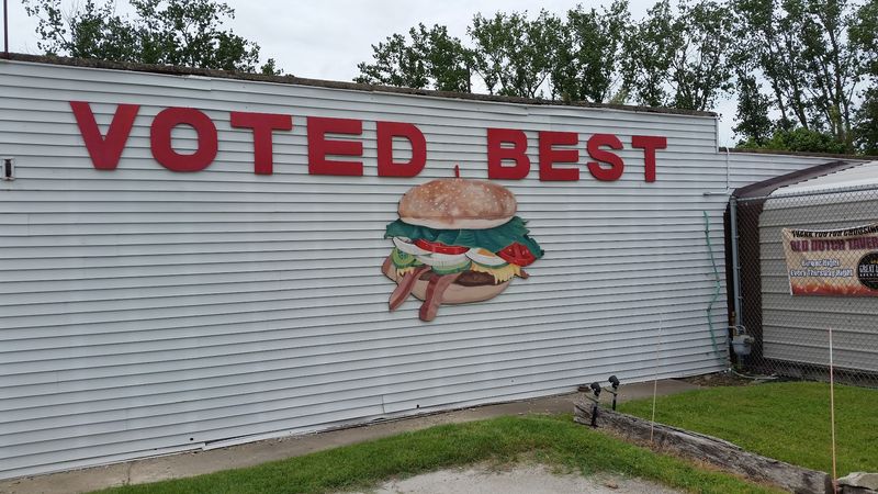 Why the Old Dutch Tavern Deserves a Spot on Your Sandusky Itinerary