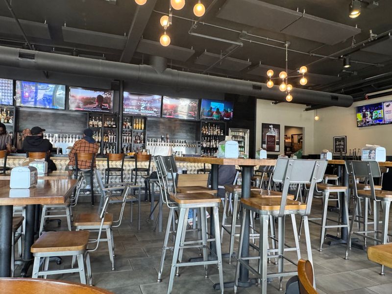 Atmosphere, Decor, And Seating