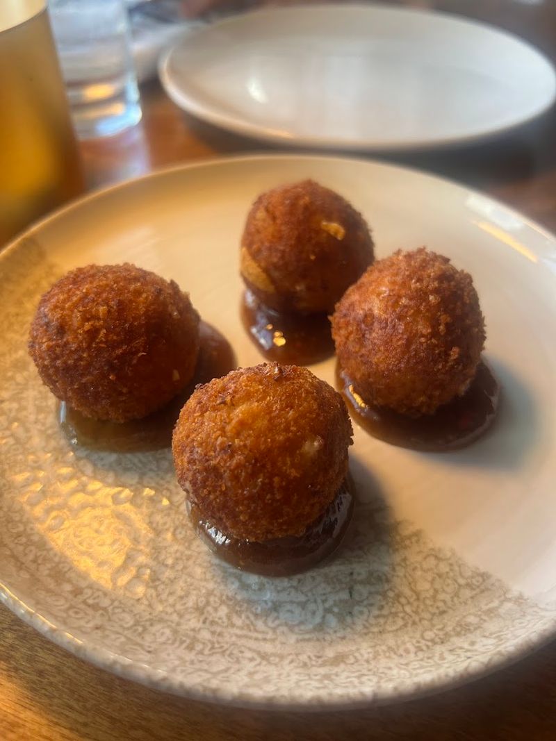 Appetizers That Steal The Show Before The Pizza Even Arrives