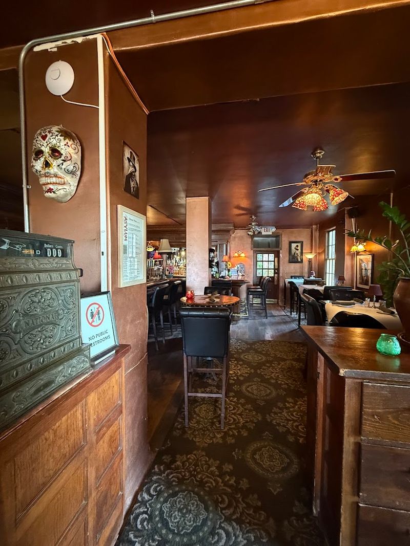 The Ambiance That Keeps People Coming Back Again And Again