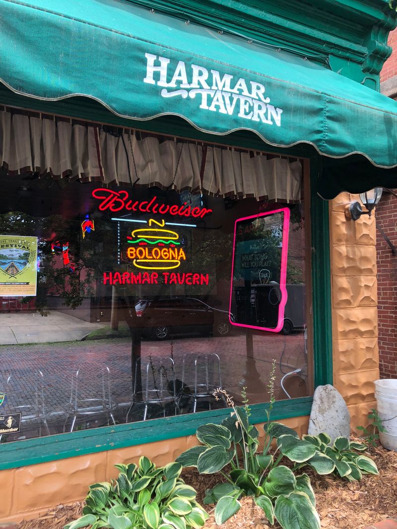 Why This Ohio Tavern Deserves Your Visit