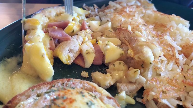 Skillet Hash Browns With Eggs