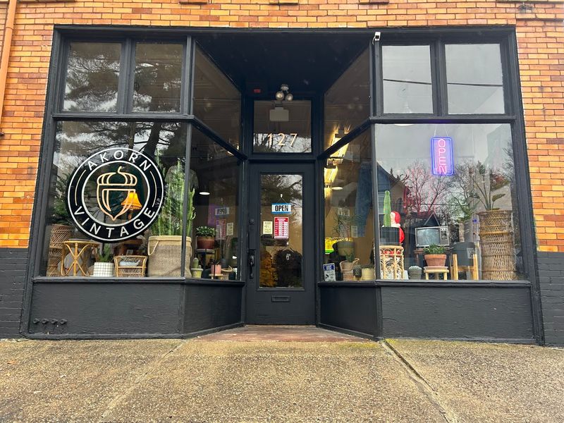 Akorn Vintage, Akron, OH