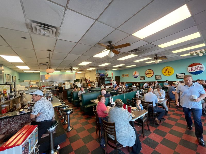 Avalon Diner - River Oaks