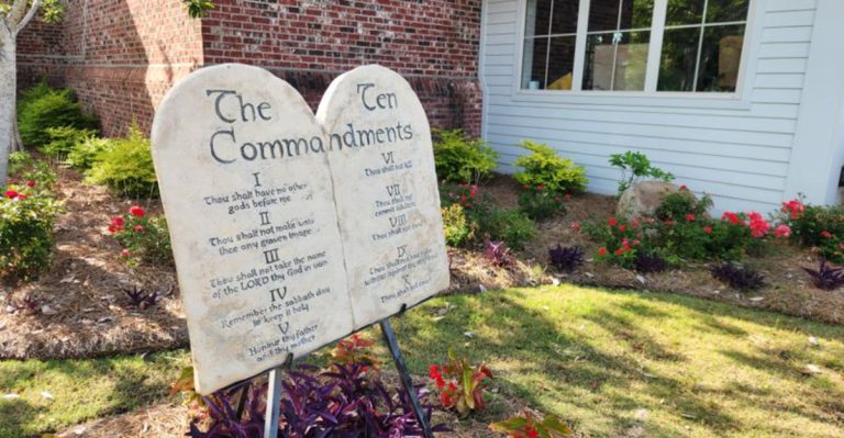 How A Mississippi Soul Food Cafeteria Became A Decades-Long Tradition For Locals
