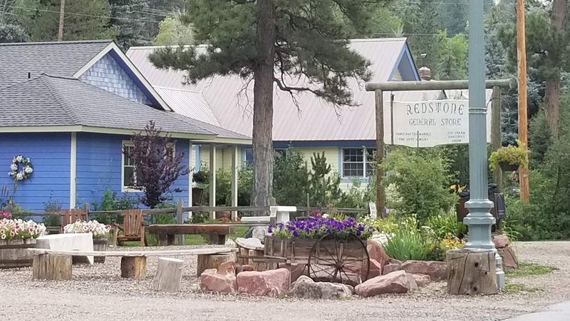 How A Tiny Historic District Fits Families, Couples, And Solo Wanderers