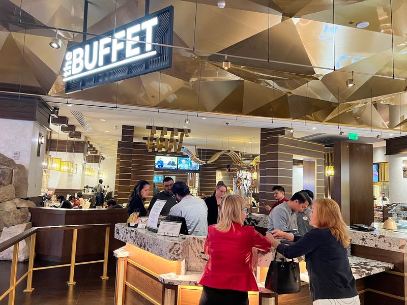 March Crowds and What That Actually Tells You About This Place