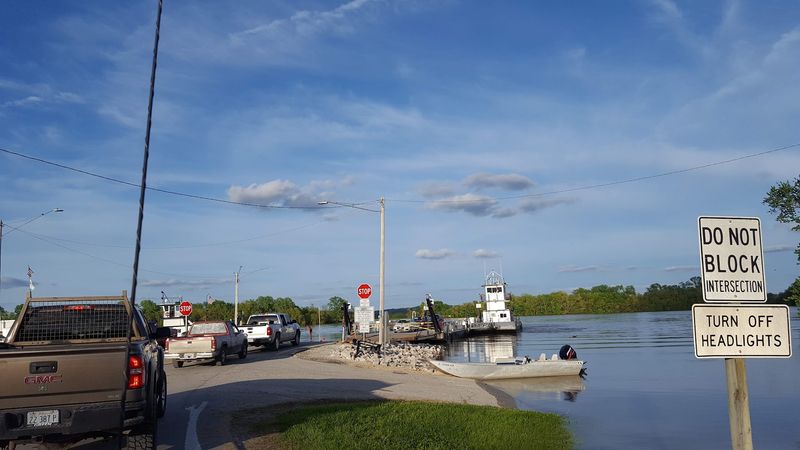 How Golden Eagle differs from other Illinois ferries How Golden Eagle differs from other Illinois ferries