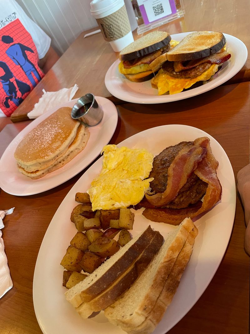 The Menu At A Glance: Breakfast And Lunch