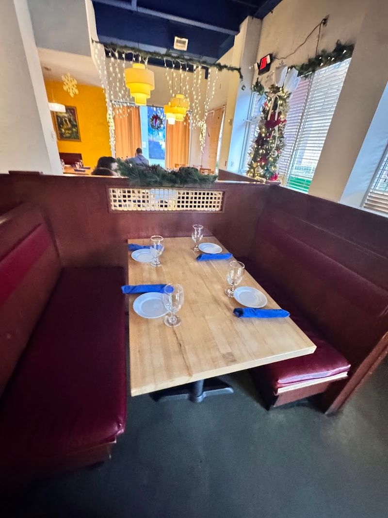 When To Plan Ahead And Secure A Table