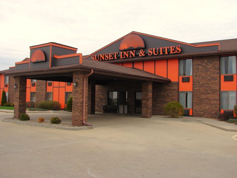 Practical Basics: Hours, Prices, And Contact