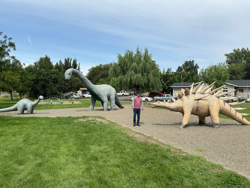 How the Derpty Dinos Came to Town