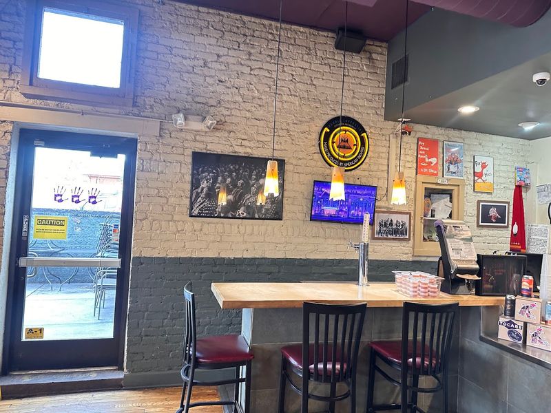 The Counter-Serve Format That Makes the Whole Experience Click