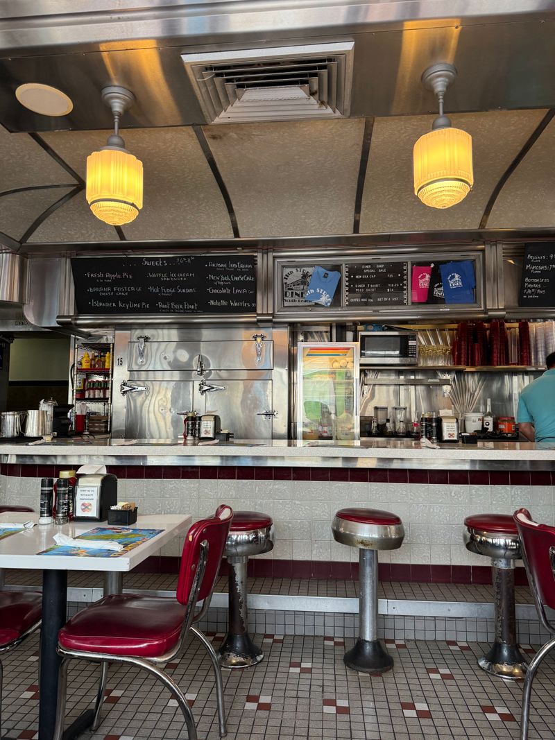 11th Street Diner — Miami Beach
