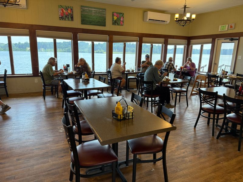 Stoll's Lakeview Restaurant, Loogootee