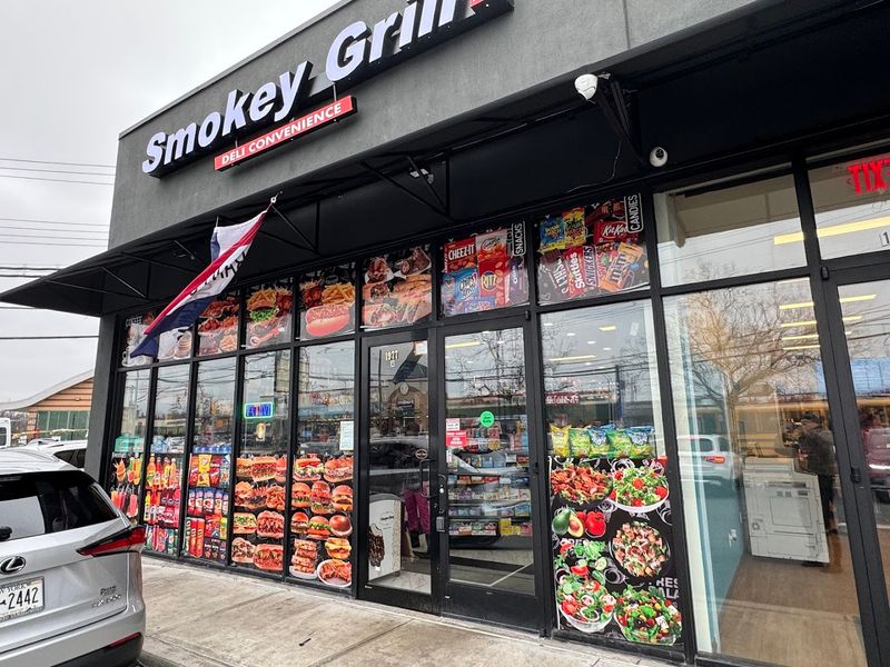 Smokey’s Restaurant & Tavern