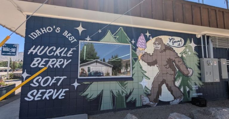 Huckleberry Dessert From This Idaho Shop Feels Made For The Mountains