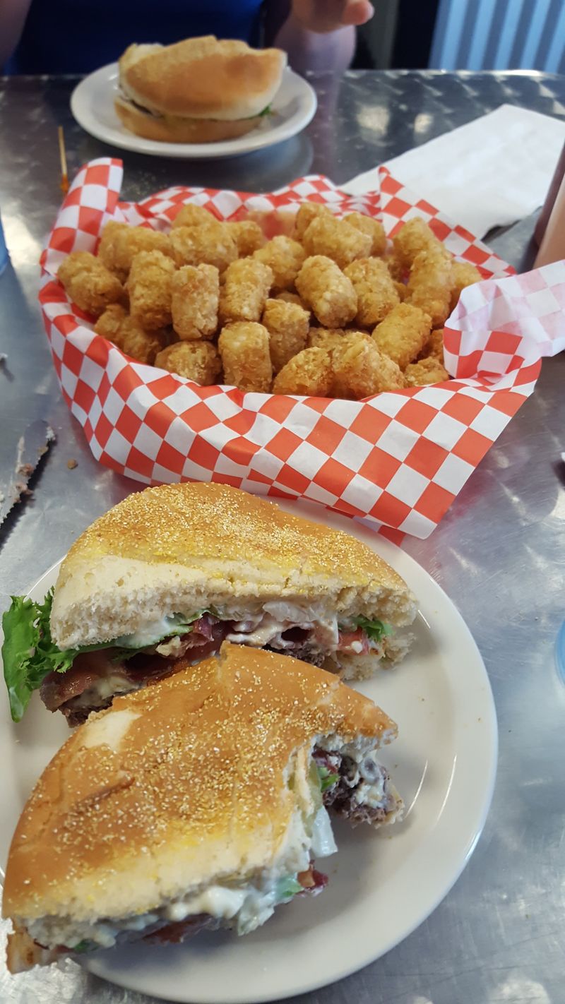 Clean Restaurant With Comfortable Atmosphere