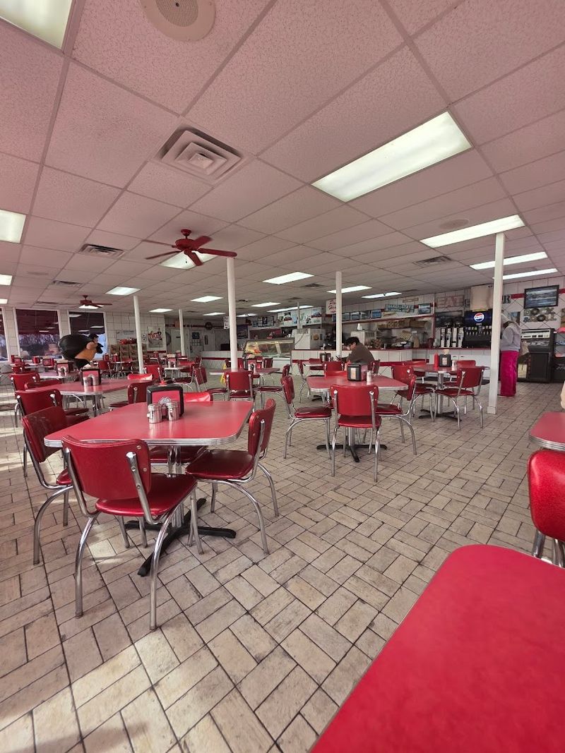 CJ's Butcher Boy Burgers, Russellville