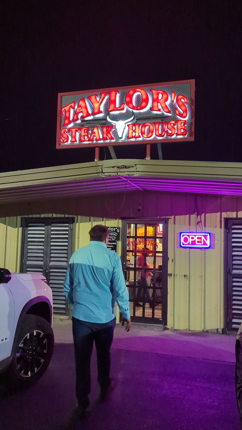 Taylor's Steakhouse — Dumas, AR