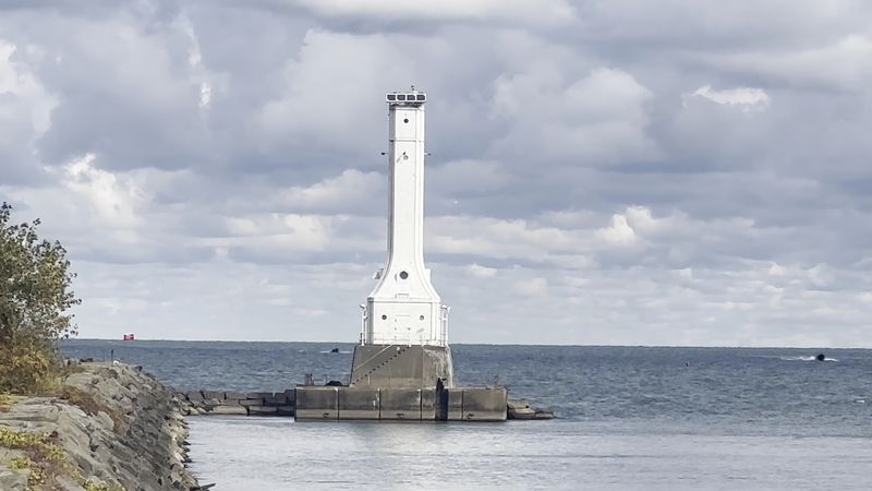 Huron Lighthouse & Fishing Pier, Huron