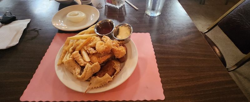 Generous Plates That Keep Regulars Coming Back