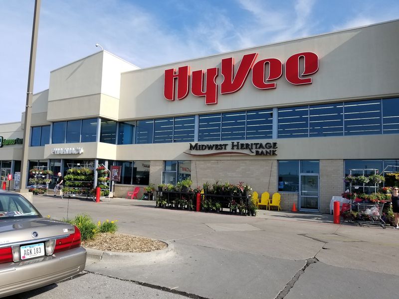 Hy-Vee Grocery Store Hy-Vee Grocery Store