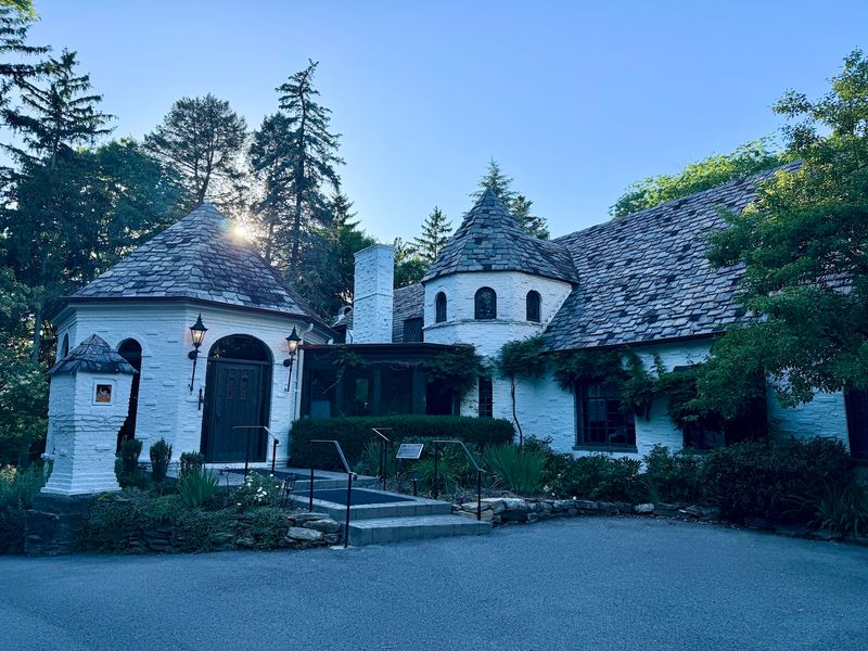 Hyeholde Restaurant, Coraopolis