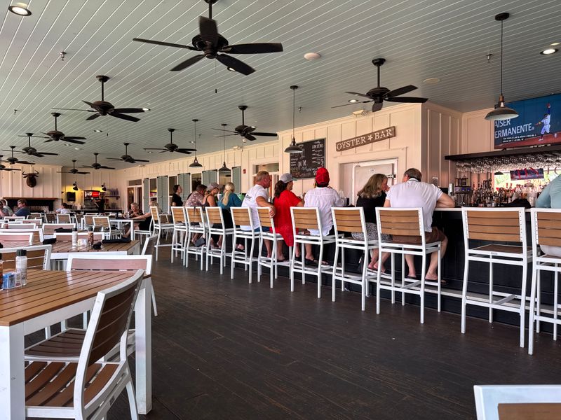 Tin Top Restaurant & Oyster Bar — Bon Secour