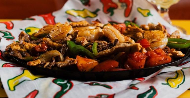 I Hit The Backroads Of Missouri To Try 9 Meat-And-Three Spots (And 4 Were Heartland Comfort Food)