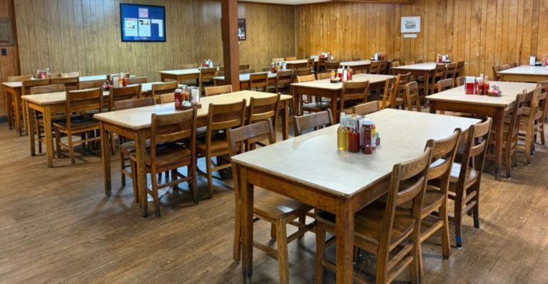 I Hit The Backroads Of North Carolina To Try 10 Meat-And-Three Spots (And 6 Were Absolute Comfort Food Hits)