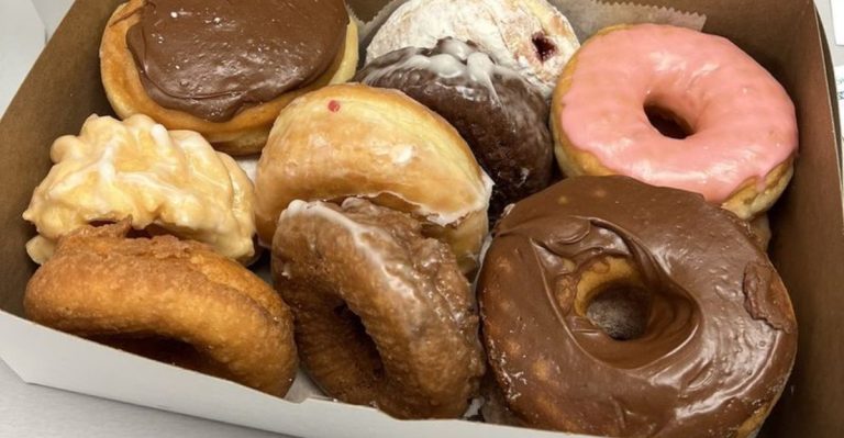 I Road-Tripped Through Small-Town Connecticut To Try 6 Donut Shops (And Found 2 That Totally Stole The Show)