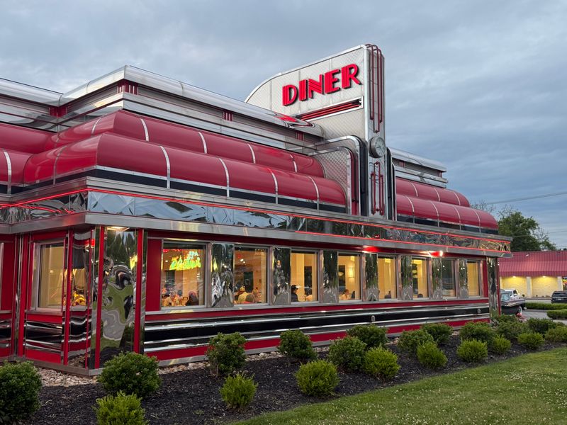 Sunliner Diner — 2302 Parkway, Pigeon Forge, TN 37863