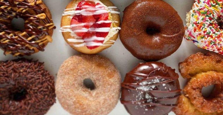 I Wandered Through Small-Town Illinois To Sample 6 Donut Shops (And Found 3 That Made It All Worthwhile)