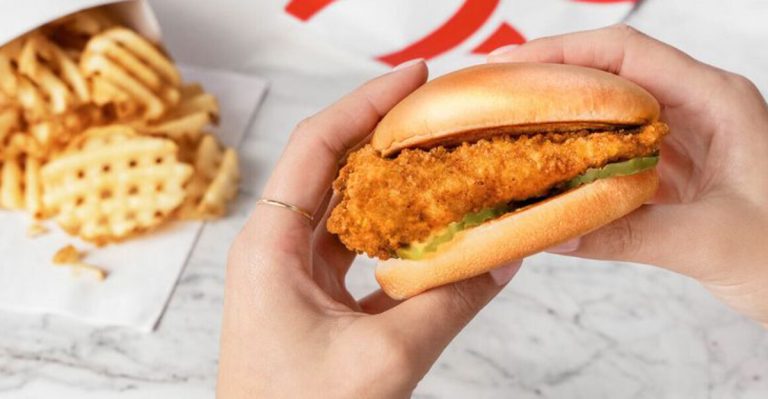 I Went To 11 Restaurants To Find The Best Fast-Food Chicken Sandwich