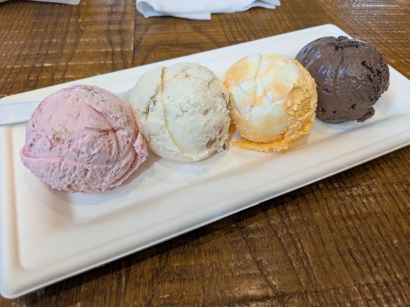 Ice Cream Flights Let You Try Multiple Flavors At Once Ice Cream Flights Let You Try Multiple Flavors At Once