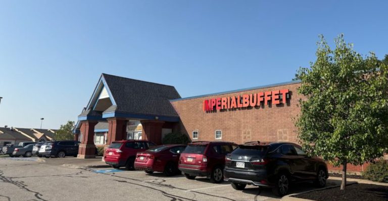 Ice Cream Lovers Can’t Get Enough Of This Pennsylvania All-You-Can-Eat Ice Cream Bar