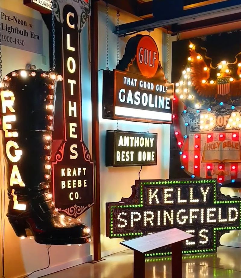 The Neon Workshop Experience