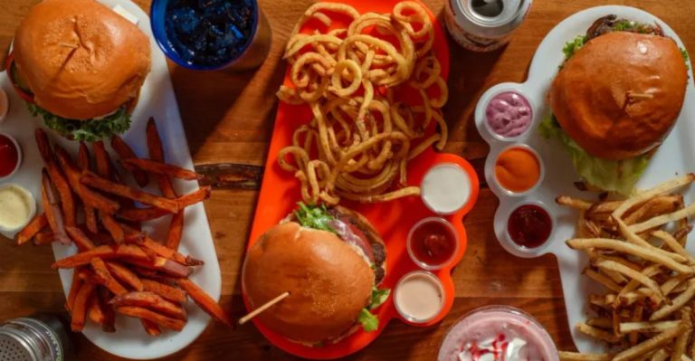 Idaho’s Roadside Burger Shack Serving Fry Sauce Burgers Everyone Calls Iconic