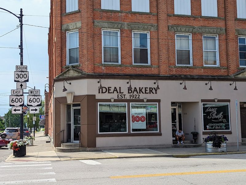 Ideal Bakery, Gibsonburg Ideal Bakery, Gibsonburg