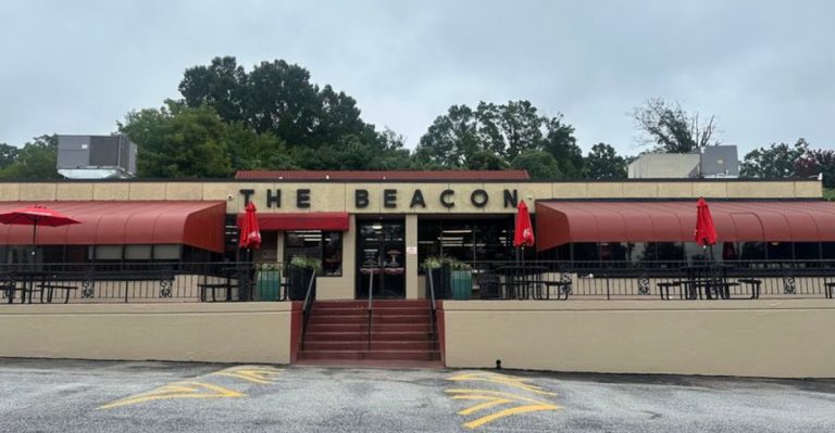 If You Want Classic Burgers Done Right, This South Carolina Drive-In Is The Place To Be