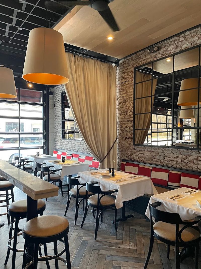 Bar Italia Lakewood, Lakewood