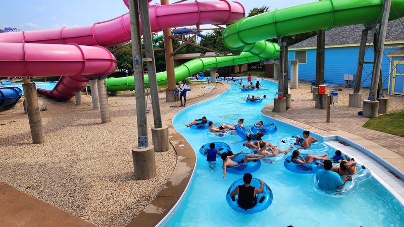Illinois Has A Huge 58-Acre Waterpark So Fun You'll Never Want To Leave