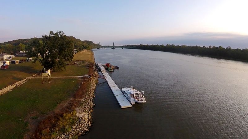 Illinois Riverdock Restaurant — Hardin Illinois Riverdock Restaurant — Hardin