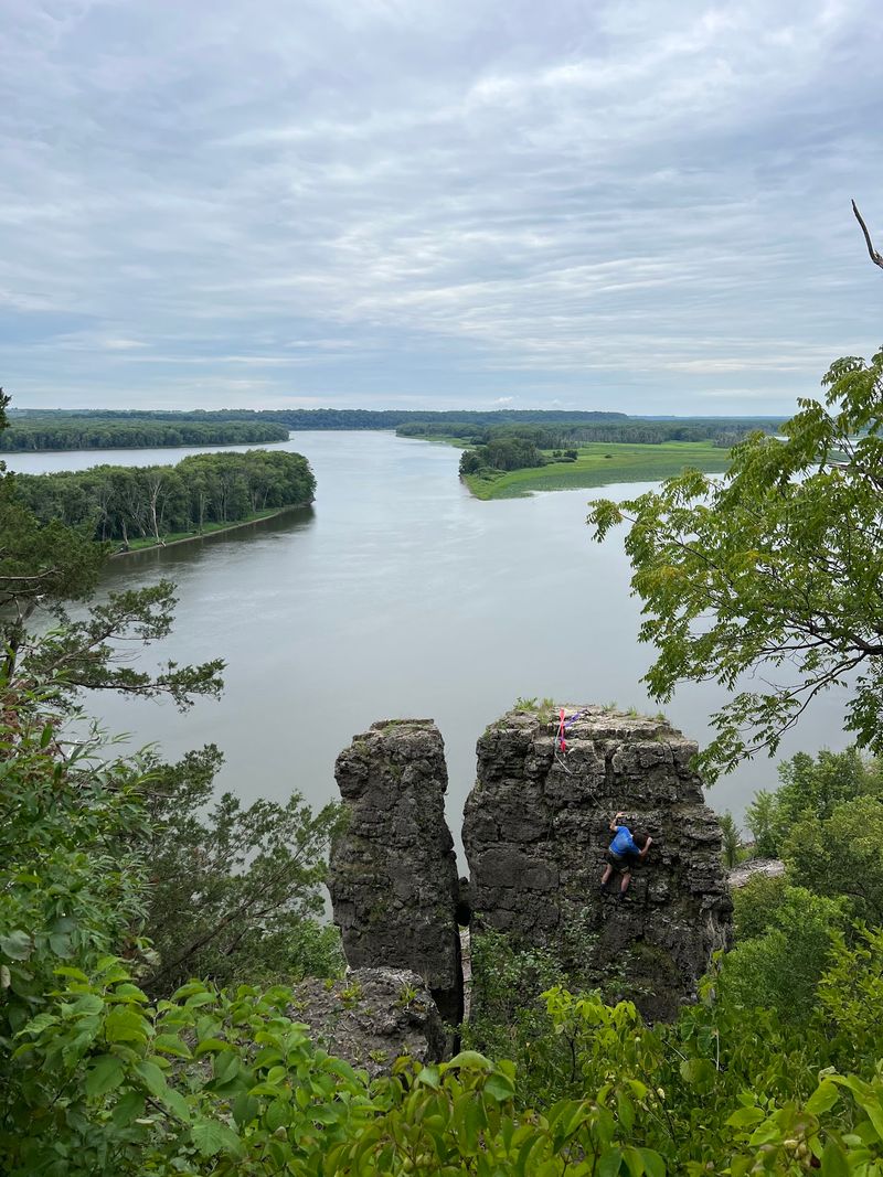 Illinois Route 84 leads to Mississippi Palisades’ river bluffs