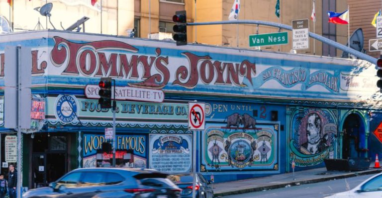 In California, I Discovered A Secret Spot Serving Thanksgiving Dinner Daily