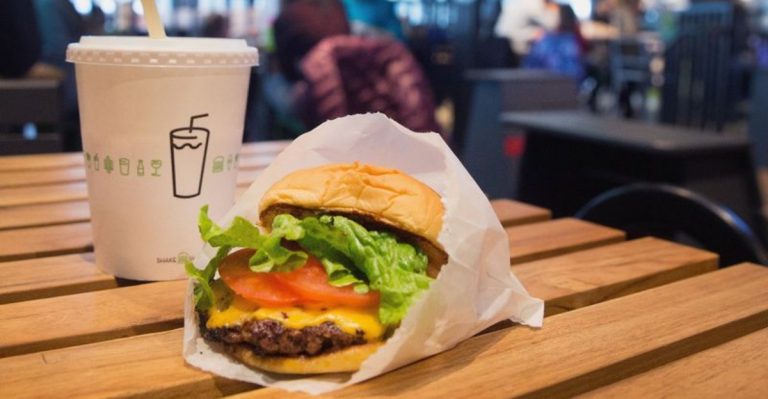 In Florida, This Roadside Burger Stand’s Double Cheeseburger Is The Star Of The Show